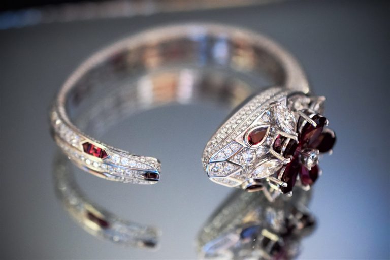 Bulgari Serpenti Seduttori High Jewelry Secret Bangle Unique Watches